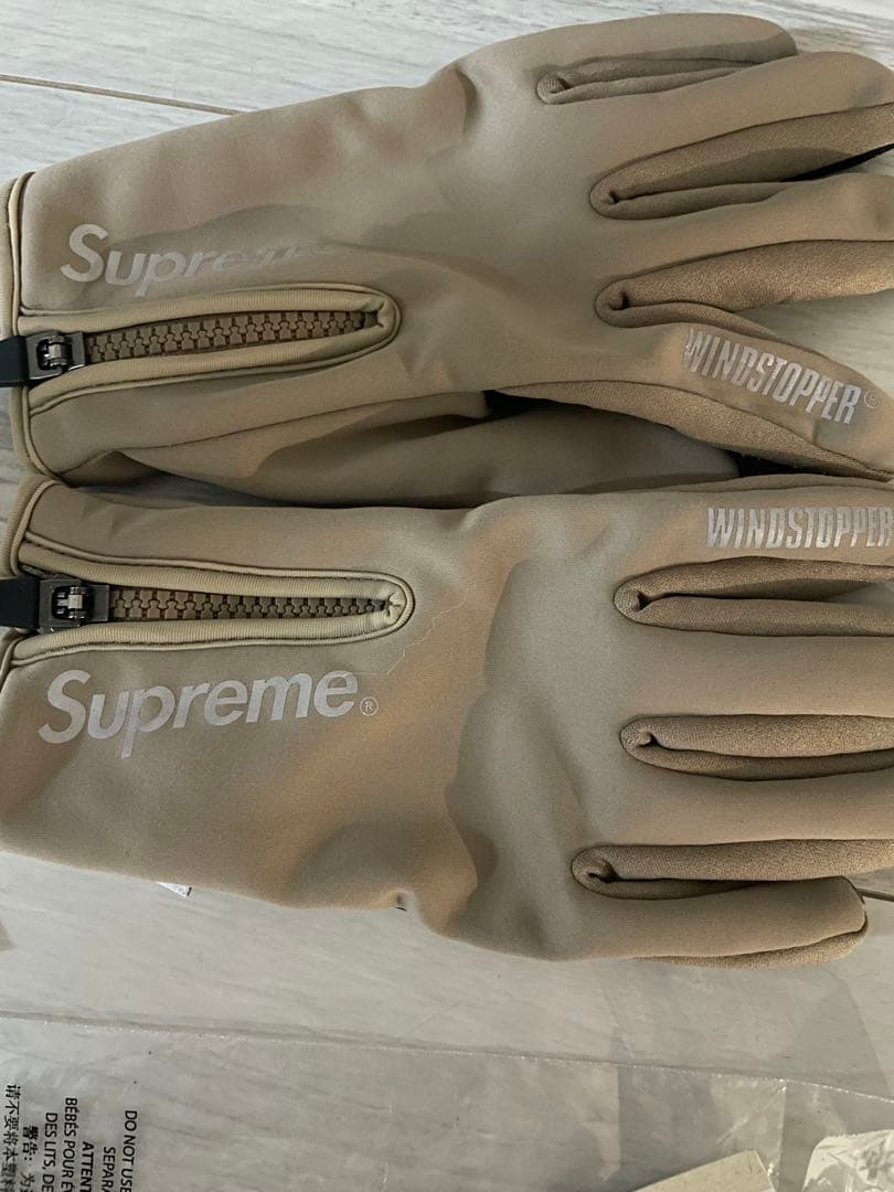 小物 Supreme WINDSTOPPER Zip Gloves \"Taupe\"