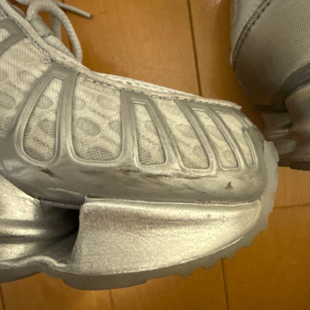 靴 28.5cm shox silver