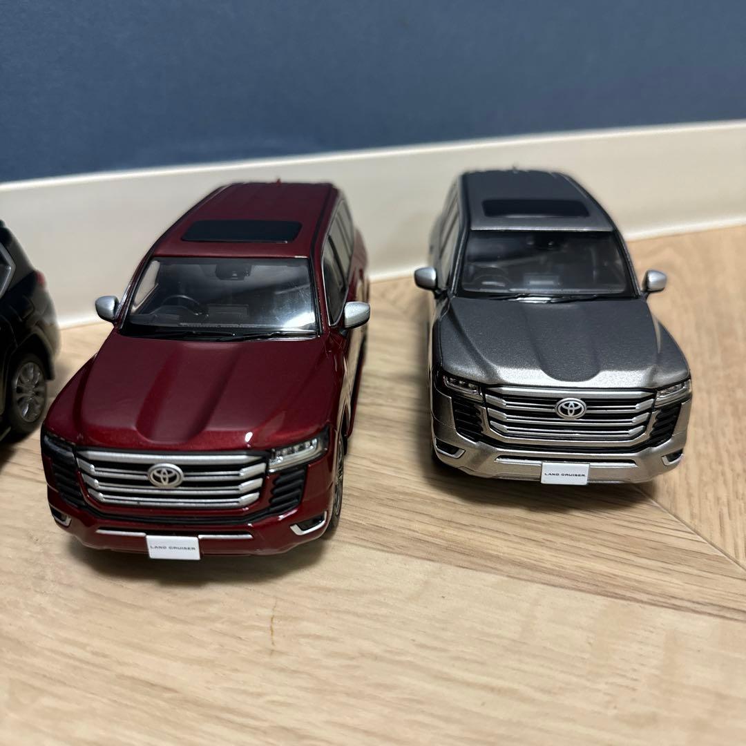 新型ランドクルーザー 300 色見本　ミニカー