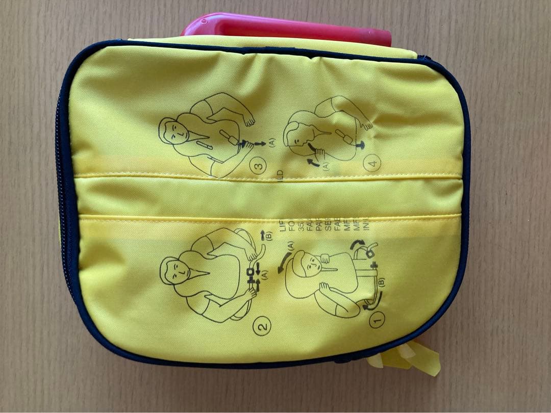 JAL ライフベスト ポーチ - メルカリ