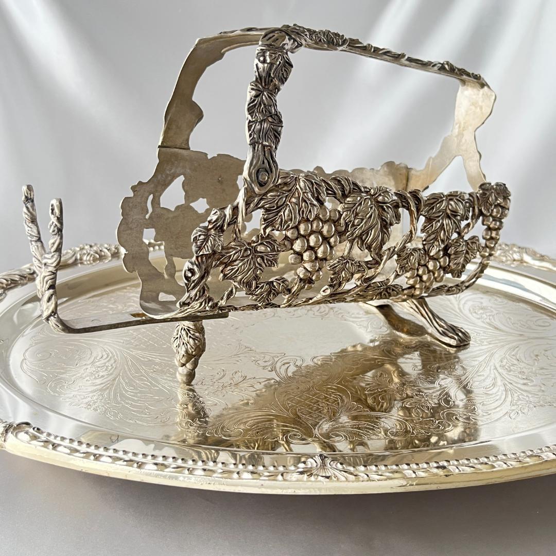 【英国】ワインボトルホルダー【シルバープレート】葡萄と蔦のレリーフ 英国アンティーク銀器【シルバープレート】葡萄✗バスケット◇ワイン