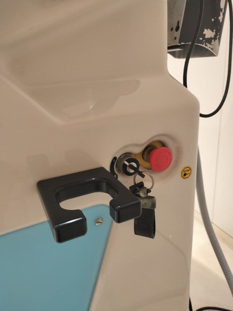 DEKA MUSEE PLATINUM 業務用脱毛器 脱毛エステ店の方へオススメ - メルカリ