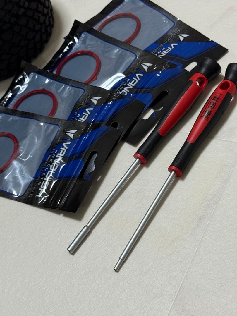 1/10 PitBull Growler 1.9 クローラー Vanquish