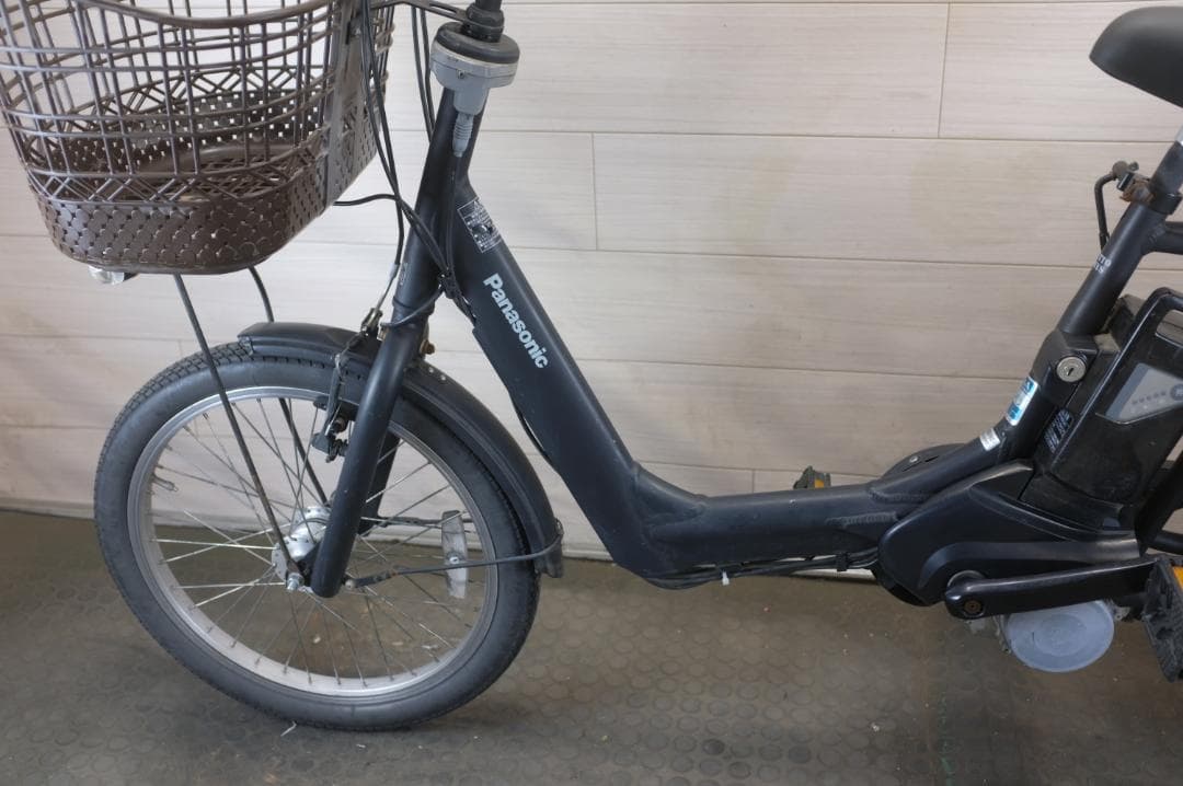 良品　新基準パナギュットアニーズ20インチ　3段　6.6Ah（5点灯）充電器あり