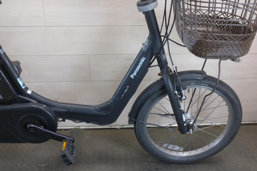 良品　新基準パナギュットアニーズ20インチ　3段　6.6Ah（5点灯）充電器あり