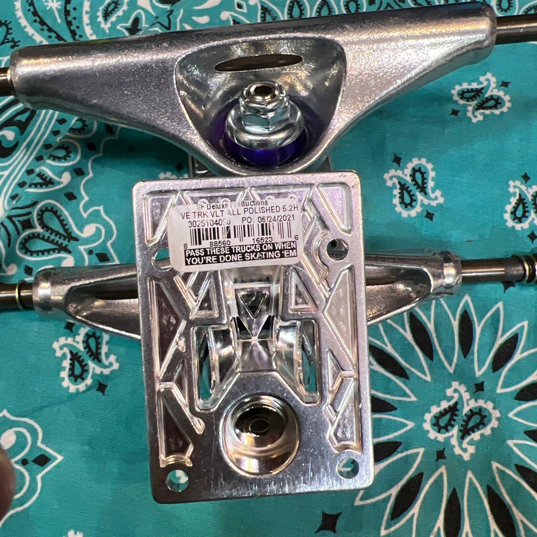 Venture 5.2HI Vライト　スケートボード トラック