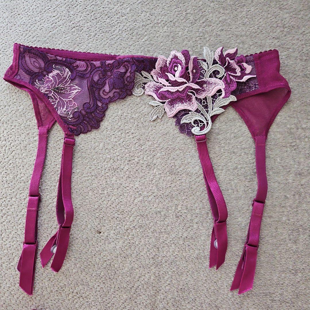 9/11大幅値下げ サルート 82グループ C65 ソング ブラジャー ガーター