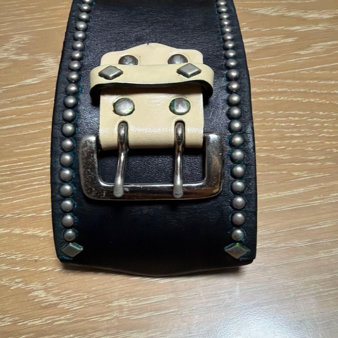 WOLF'S HEAD ウルフズヘッド70ミリ スタッズ付き黒レザーバングル