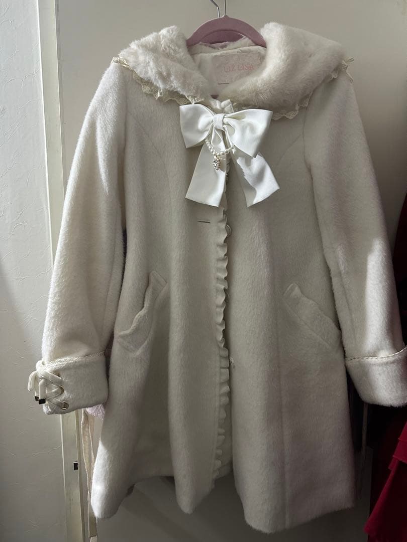 LIZ LISA ファーセーラーAラインコート - メルカリ