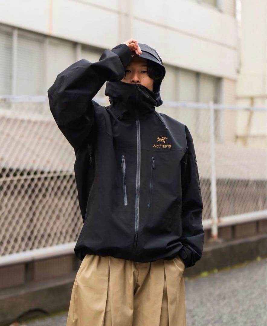 新品 Arc'teryx ラスト24K Black Alpha SV Mアルファ - メルカリ