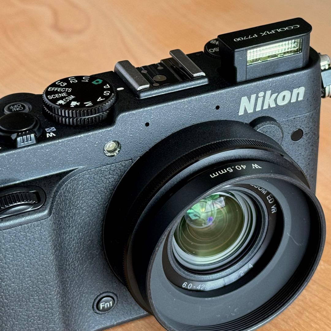Nikon デジタルカメラ P7700 オールド デジカメ 高級 レトロ