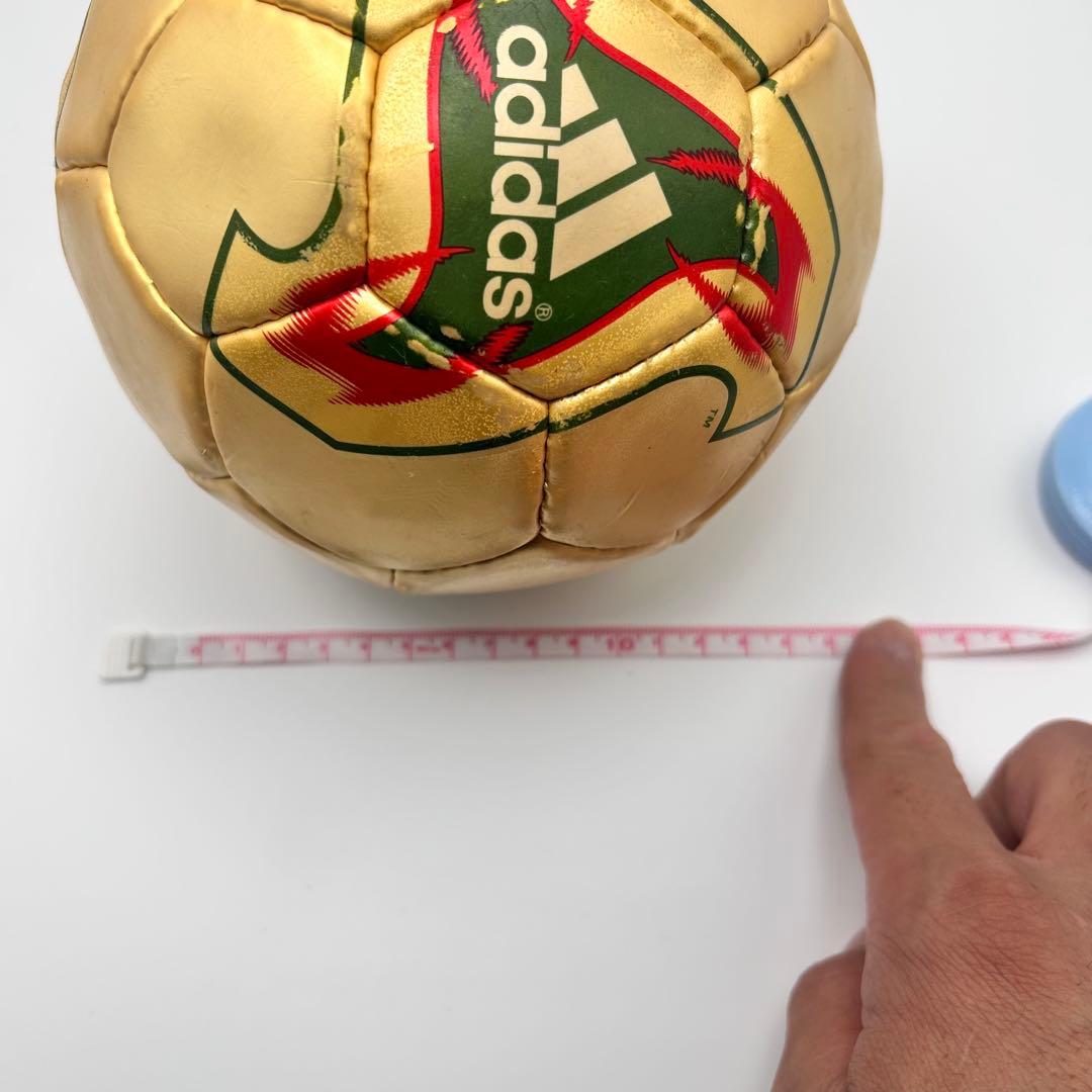 adidas フィーバーノヴァ ミニボール ゴールド 2002W杯 ディスプレイ