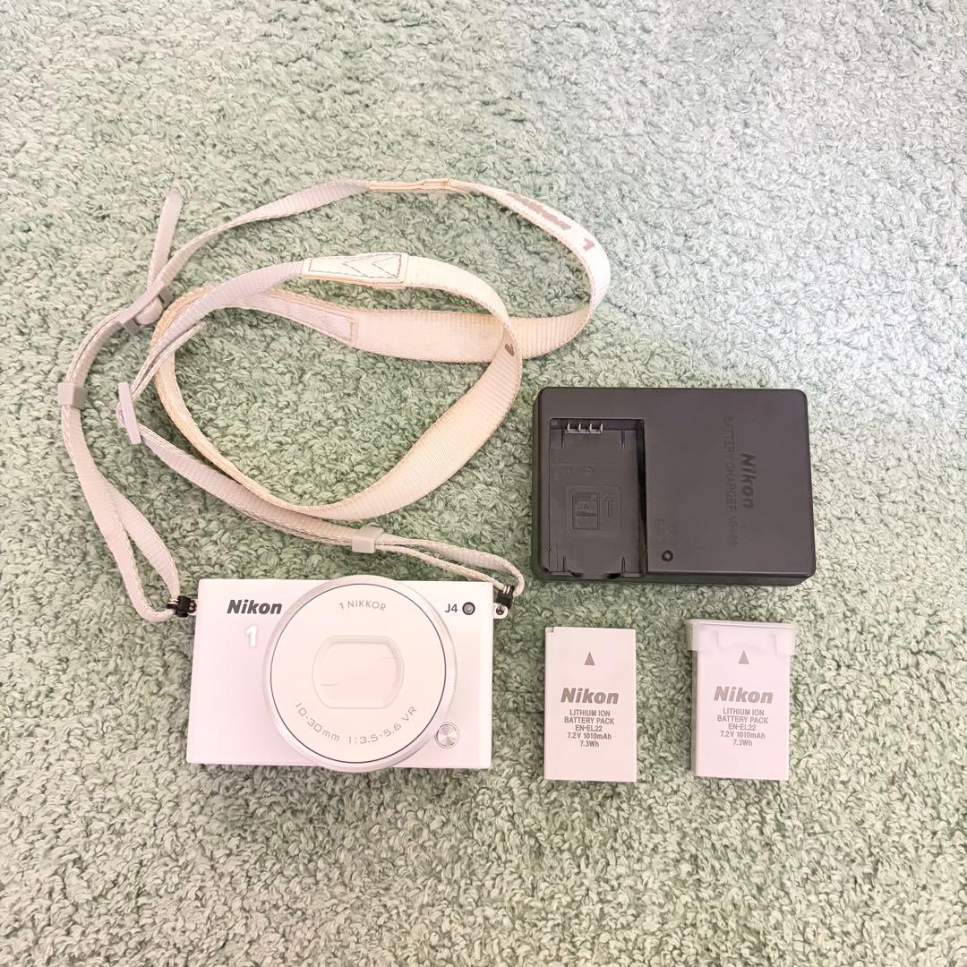 Nikon 1 J4 ホワイト ミラーレスカメラ - メルカリ