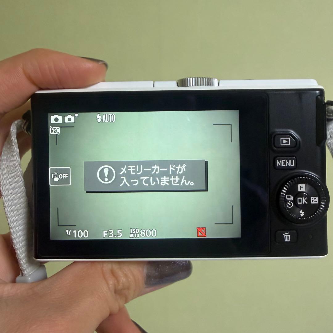 Nikon 1 J4 ホワイト ミラーレスカメラ - メルカリ