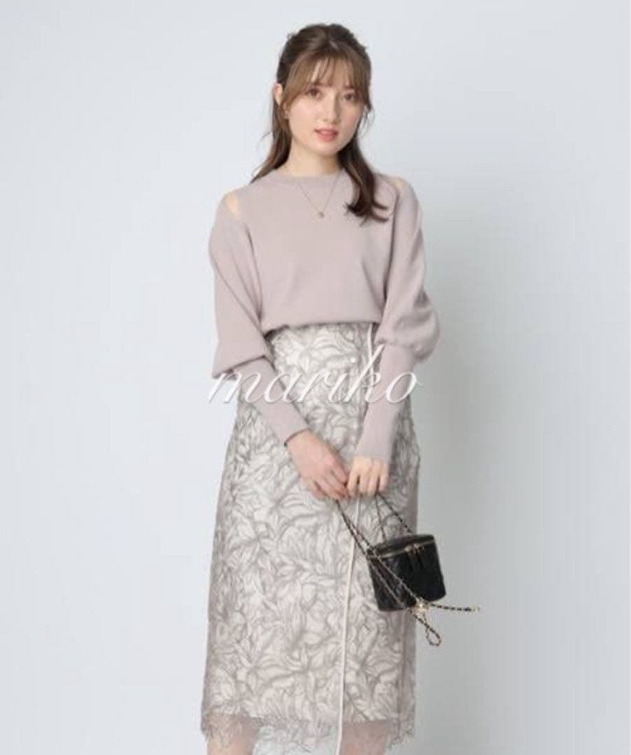 新品アプワイザーリッシェ ライン刺繍タイトスカート ジャス