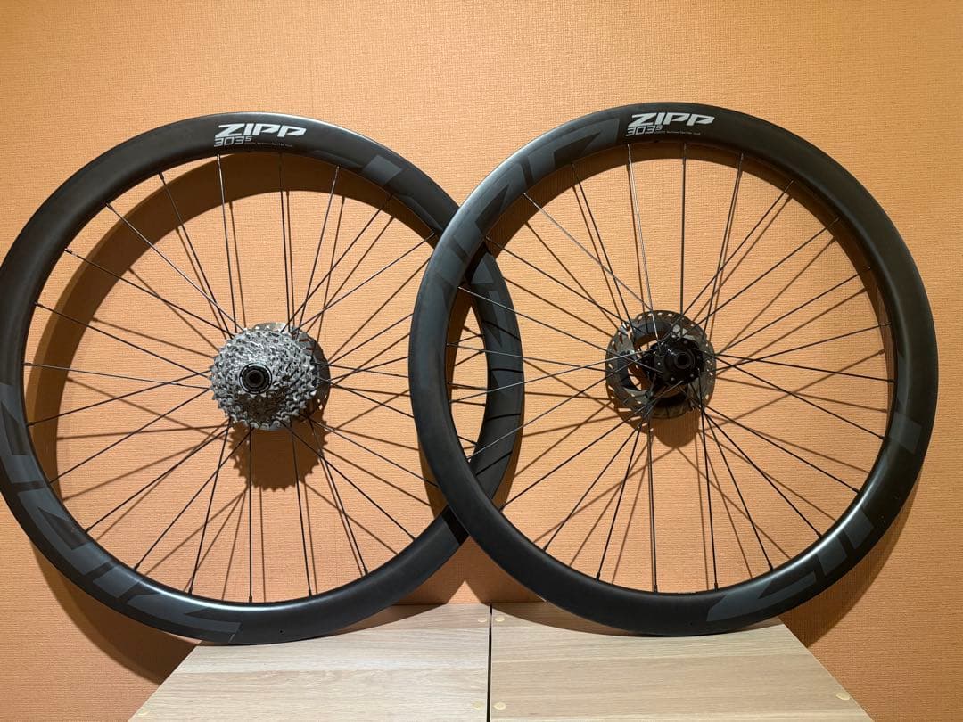 ZIPP 303S カーボンホイール 700C 付属あり コスパ最強ホイール！ZIPP 303S - ノースバイシクル北海道