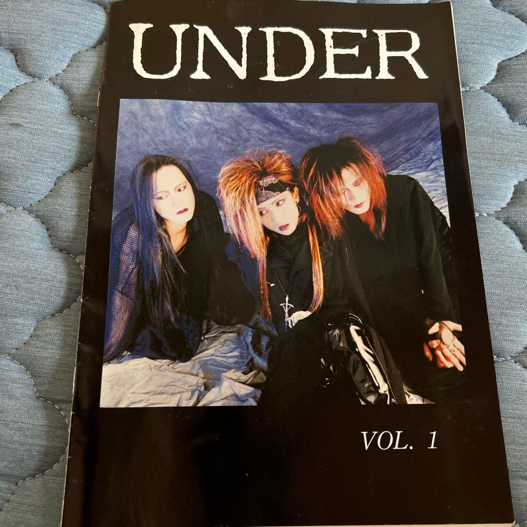 黒夢　初期ファンクラブUNDER 会報3冊、ポストカード、ステッカー2枚　他