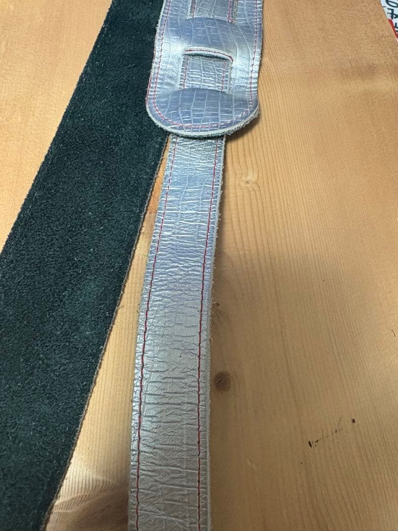 Gibson レザーストラップ 稲妻デザイン