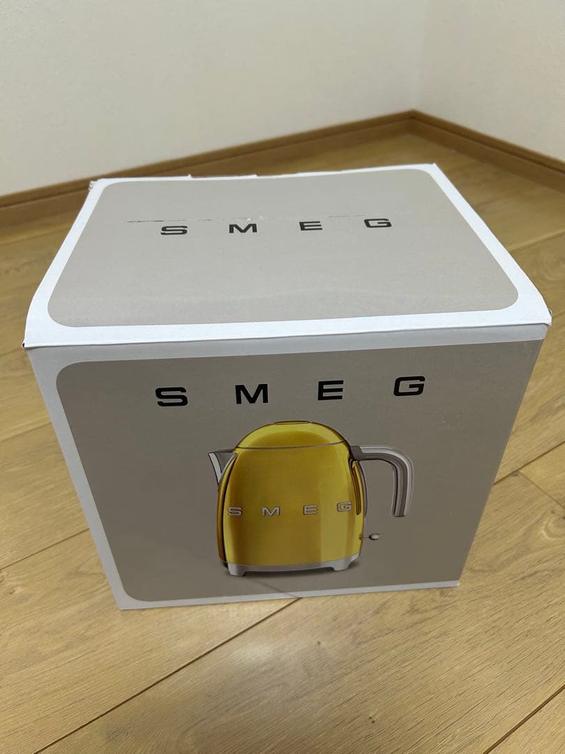 【日本正規品】SMEG スメッグ 電気ケトル (1.7L) (ゴールド)