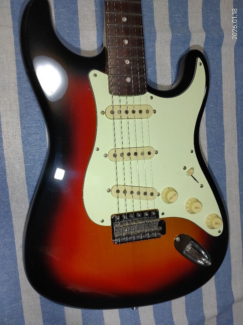 Laid BackブランドのストラトタイプギターST400 3TSまずまずキレイ