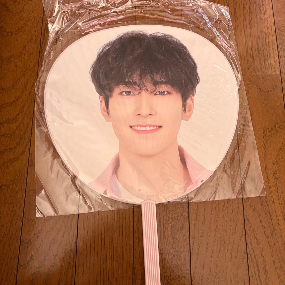 ウォヌ うちわ セット 6枚 - メルカリ