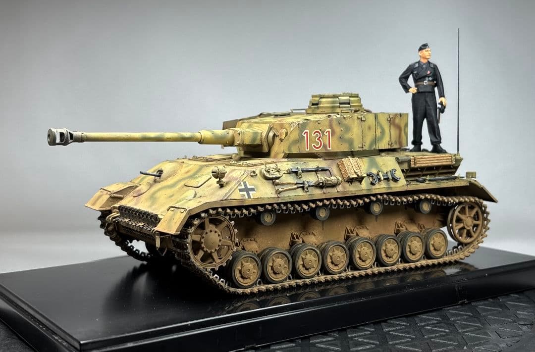 【完成品】アミュージングホビー 1/35 Ⅳ号戦車 クルップ計画型