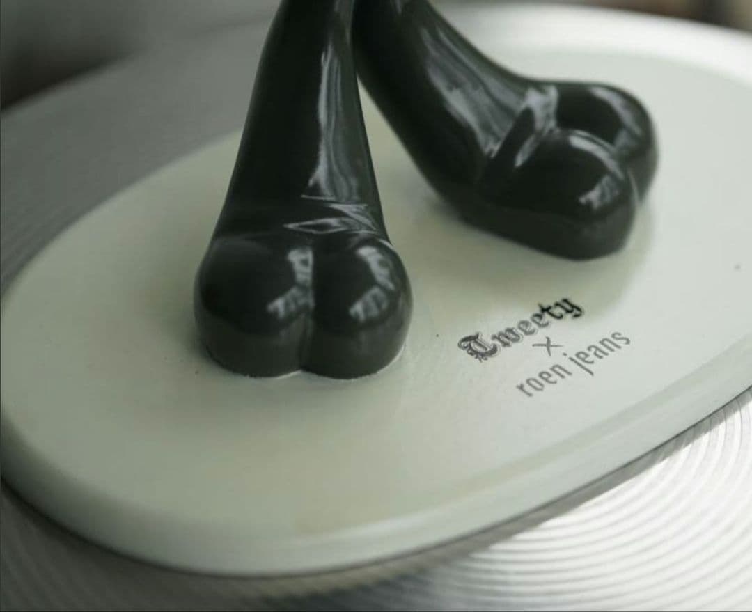 Roen×Tweety スワロ ビッグサイズ フィギュア ロエン トゥイーティー