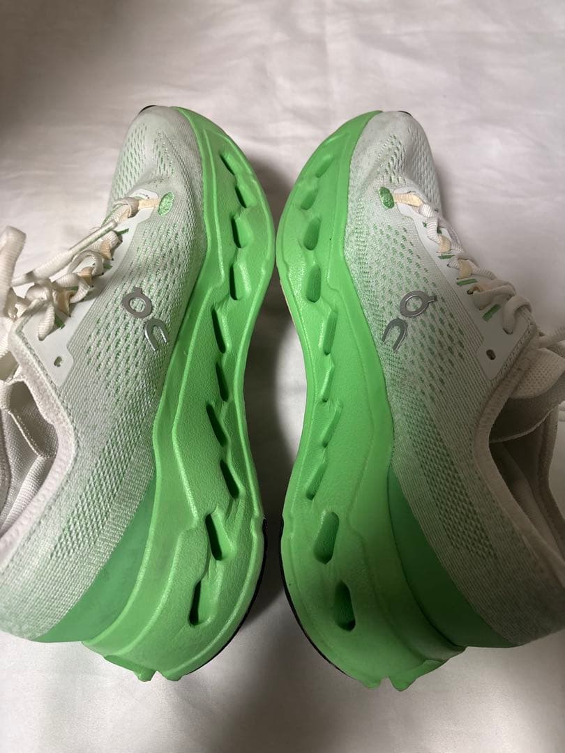 on クラウドサーファー マックス 26.5cm スニーカー ホワイト　オン