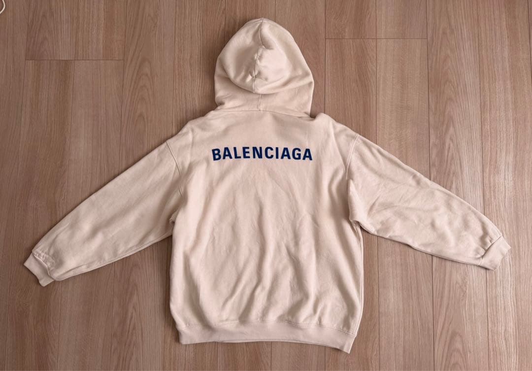 【最終値下げ】BALENCIAGA ホワイト パーカー 中古・古着通販】BALENCIAGA (バレンシアガ) バックロゴパーカー