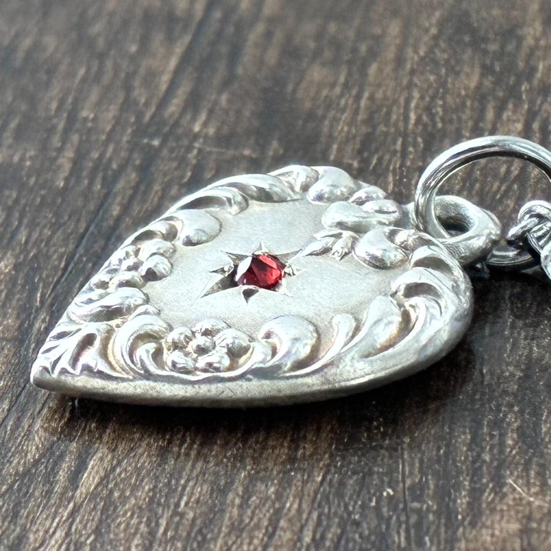 スウィートハートジュエリー勿忘草 レッドストーン シルバー