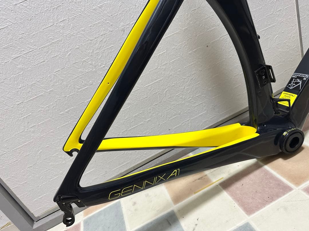 マル 様専用】GARNEAU GENNIX A1 ロードバイクフレーム 黒/黄 - メルカリ