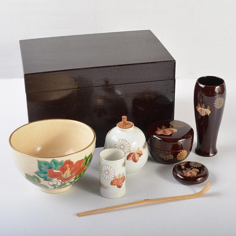 茶道具 利休茶箱 色絵花文茶碗 菊桐蒔絵棗など 七点 一式 V R7103