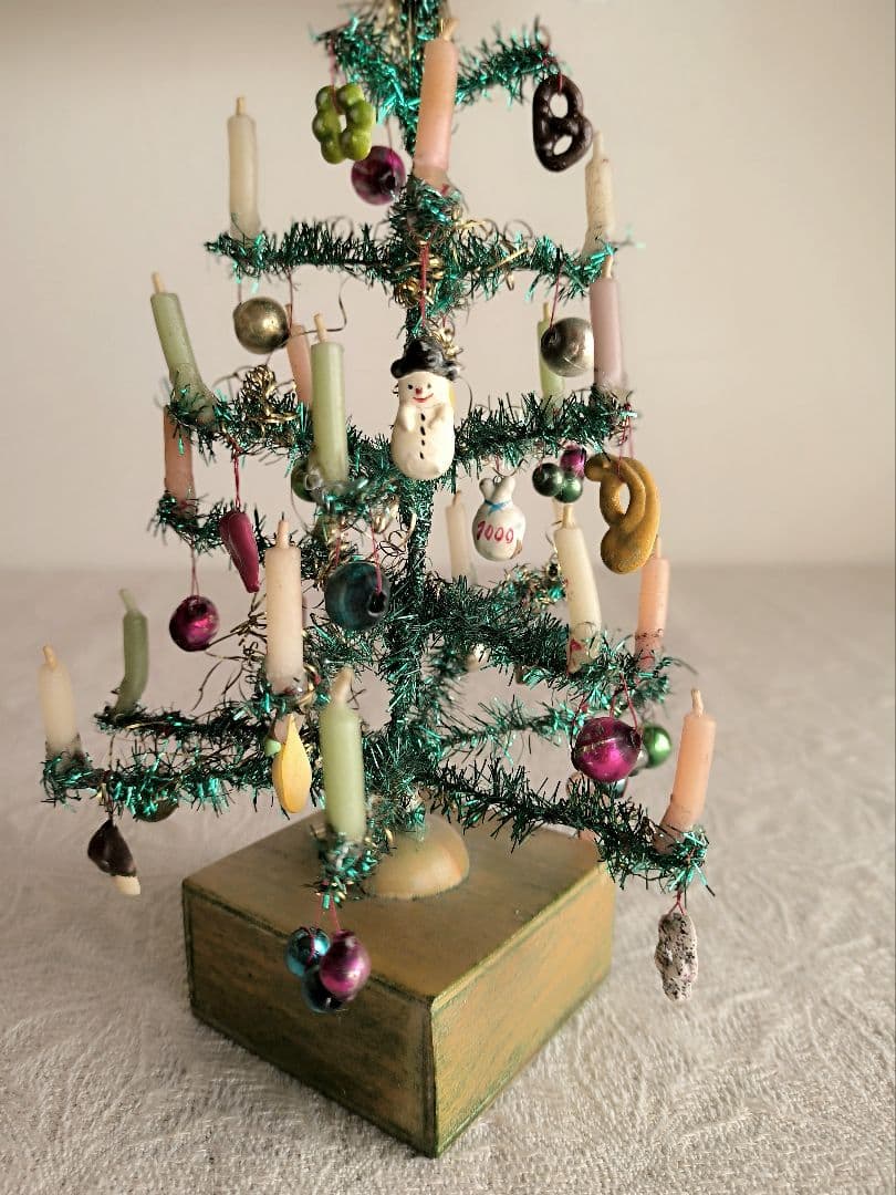 antique ❀ キュートなオーナメント達と 本物のキャンドル * ツリー