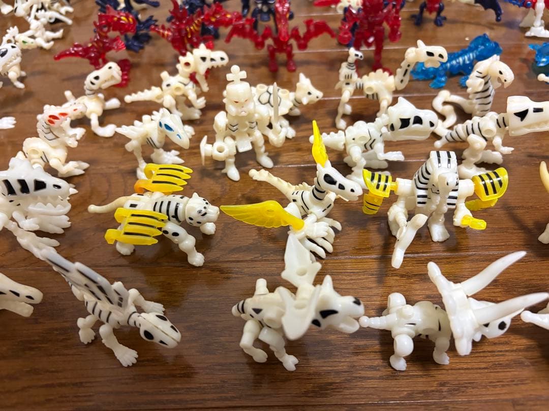 ほねほねザウルス 76個+450gまとめ売り - メルカリ