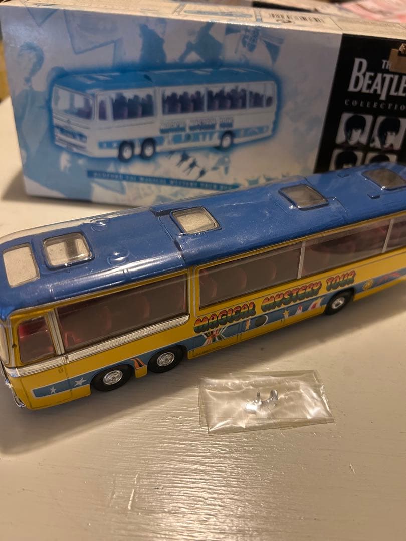 Corgi ビートルズ マジカル・ミステリー・ツアー バス