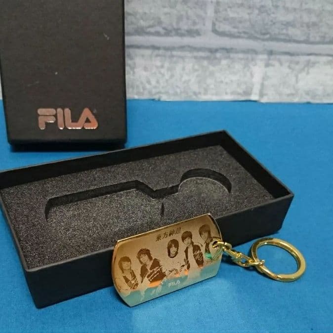 東方神起 韓国 FILA キャンペーン当選品 ゴールドフォトキーホルダー