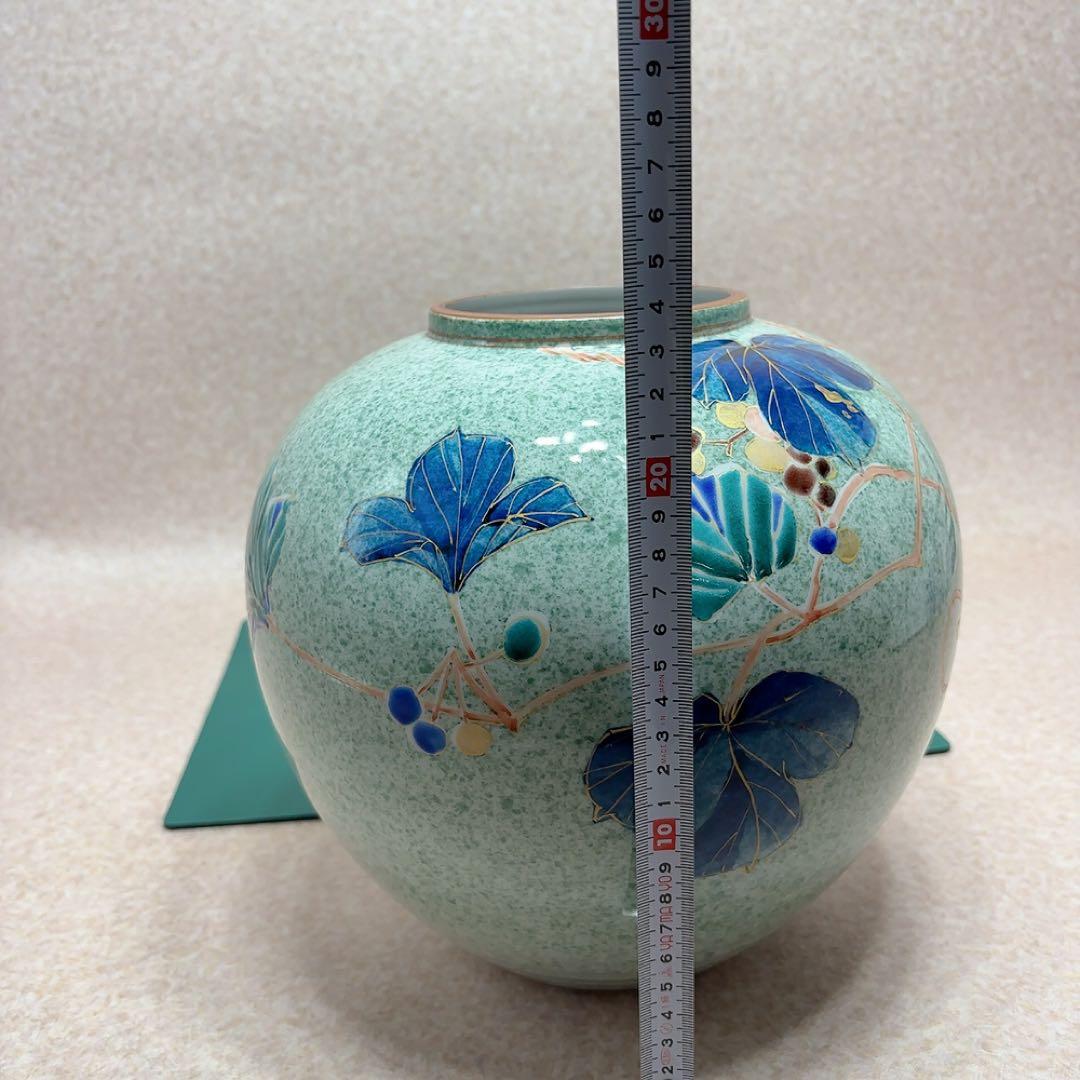 花瓶 九谷焼寿峰窯 青緑色の葉と果実の花瓶 A601 - メルカリ