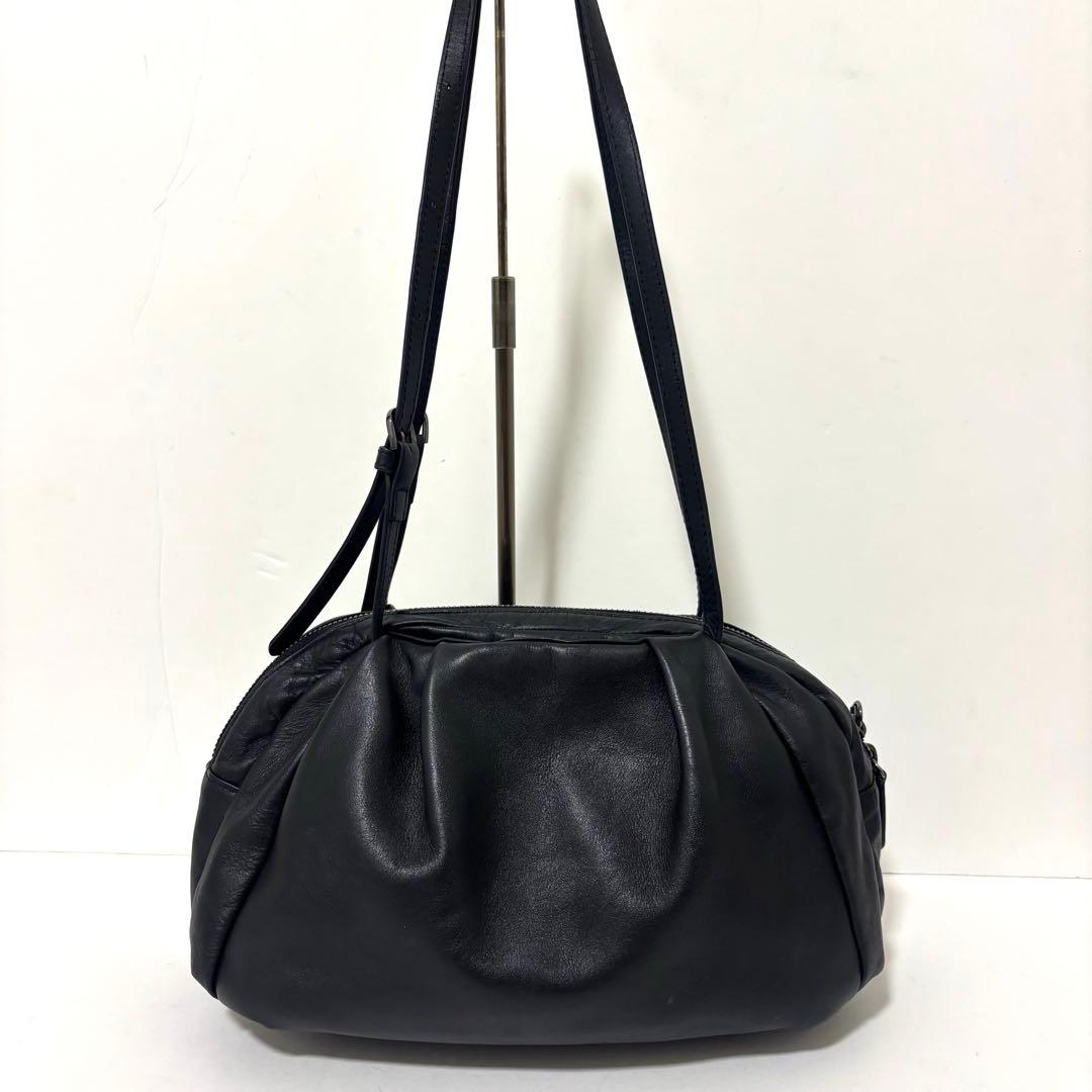 イアパピヨネ コロンボストンバッグ 黒 - メルカリ