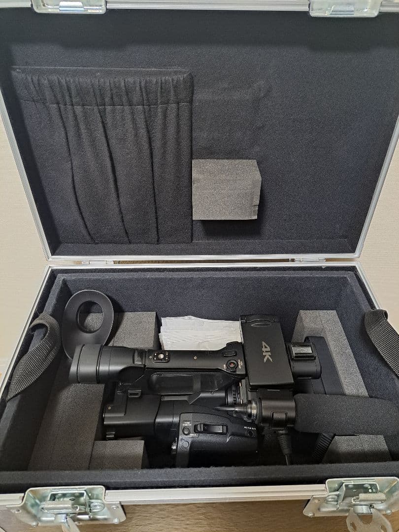 ソニー 4K ビデオカメラ プロ(業務用) ソニー4KカムAX1の業務用カメラPXW-Z100が登場！ AX1との違いって