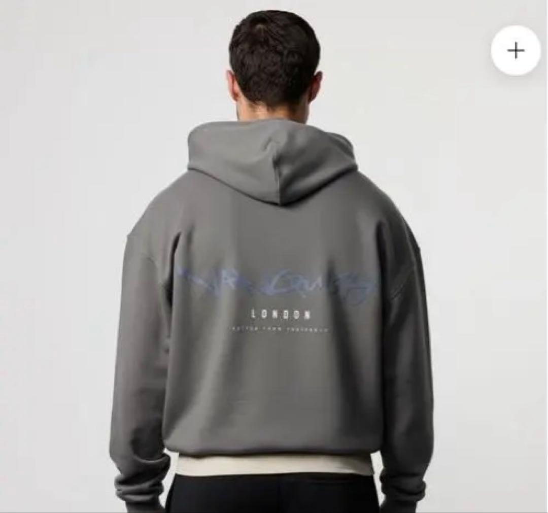 新品 vanquish fitness オーバーサイズパーカー - メルカリ