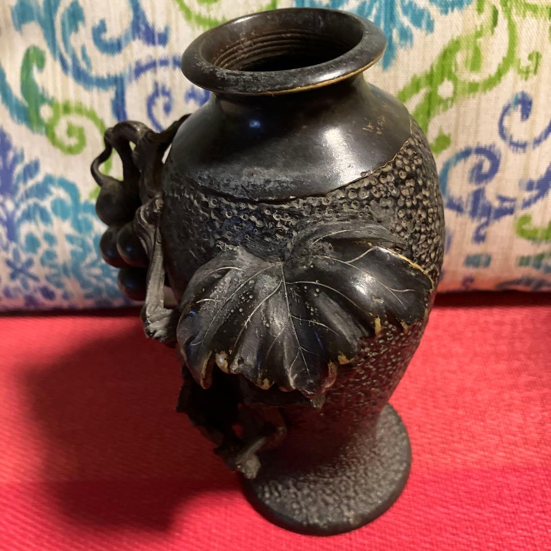 希少レトロな赤堀信平 銅製 盛上 葡萄文 花瓶
