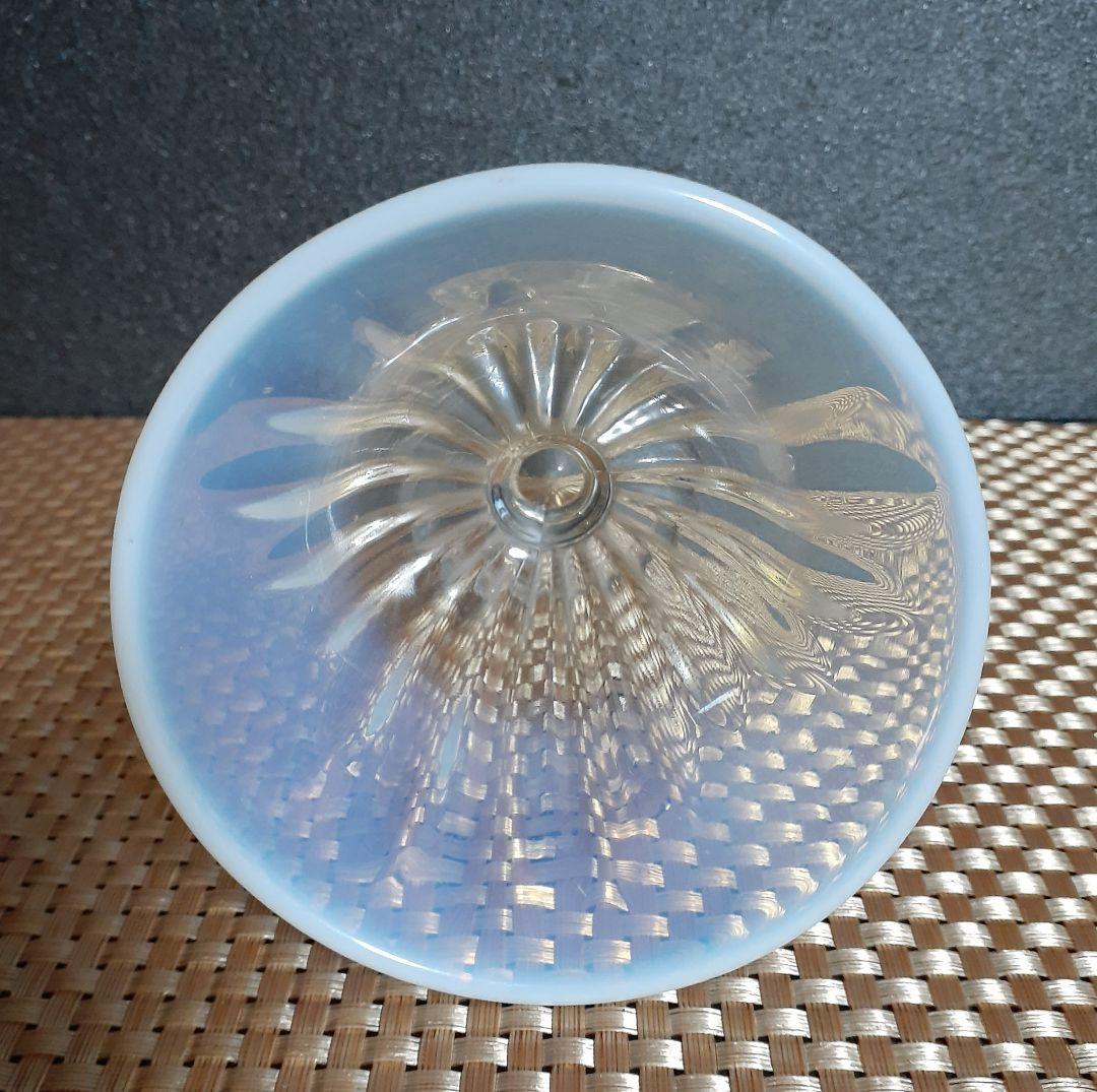 昭和初期 戦前 プレス 乳白青ぼかし 氷コップ デザートカップ 和ガラス