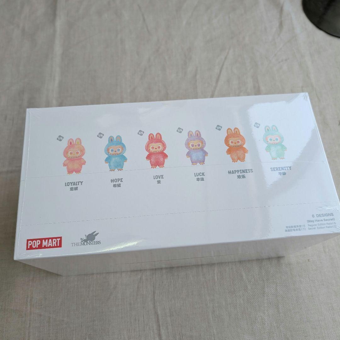 THE MONSTERS Big into Energy ぬいぐるみ ラブブ　.