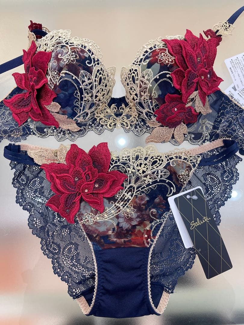 サルート⭐️90グループ⭐️KO⭐️E70/L/M⭐️上下2点⭐️新品タグ付き