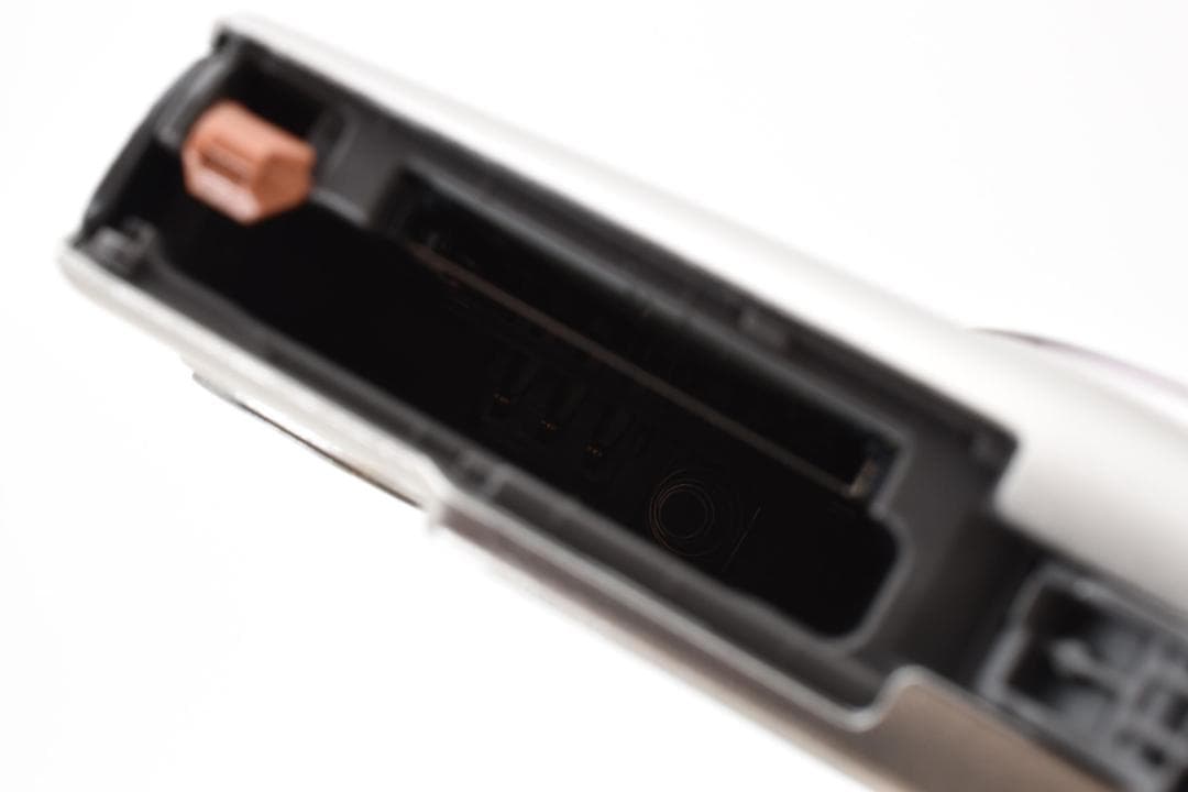 ■ 美品 ■ キヤノン　Canon IXY 650 シルバー 《元箱付属》