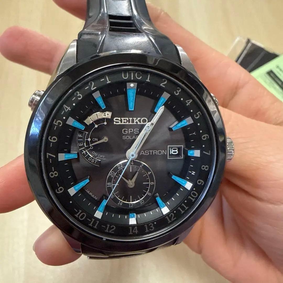 SEIKO ASTRON GPS SOLAR ブラック/ブルー The Astron GPS Solar 5X Dual-Time | Seiko Watch Corporation