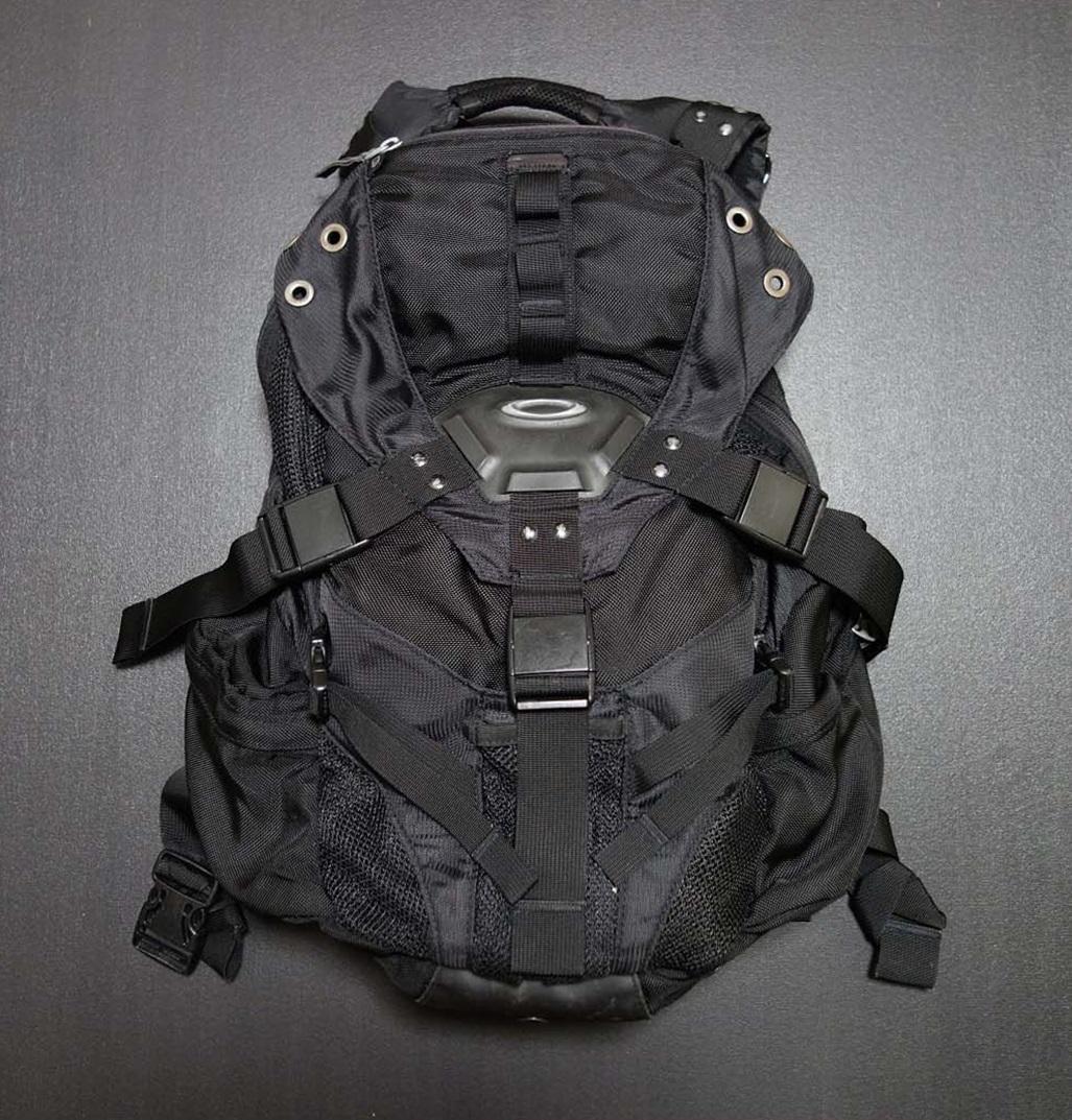 オークリー アイコン バックパック OAKLEY Icon Backpack - メルカリ