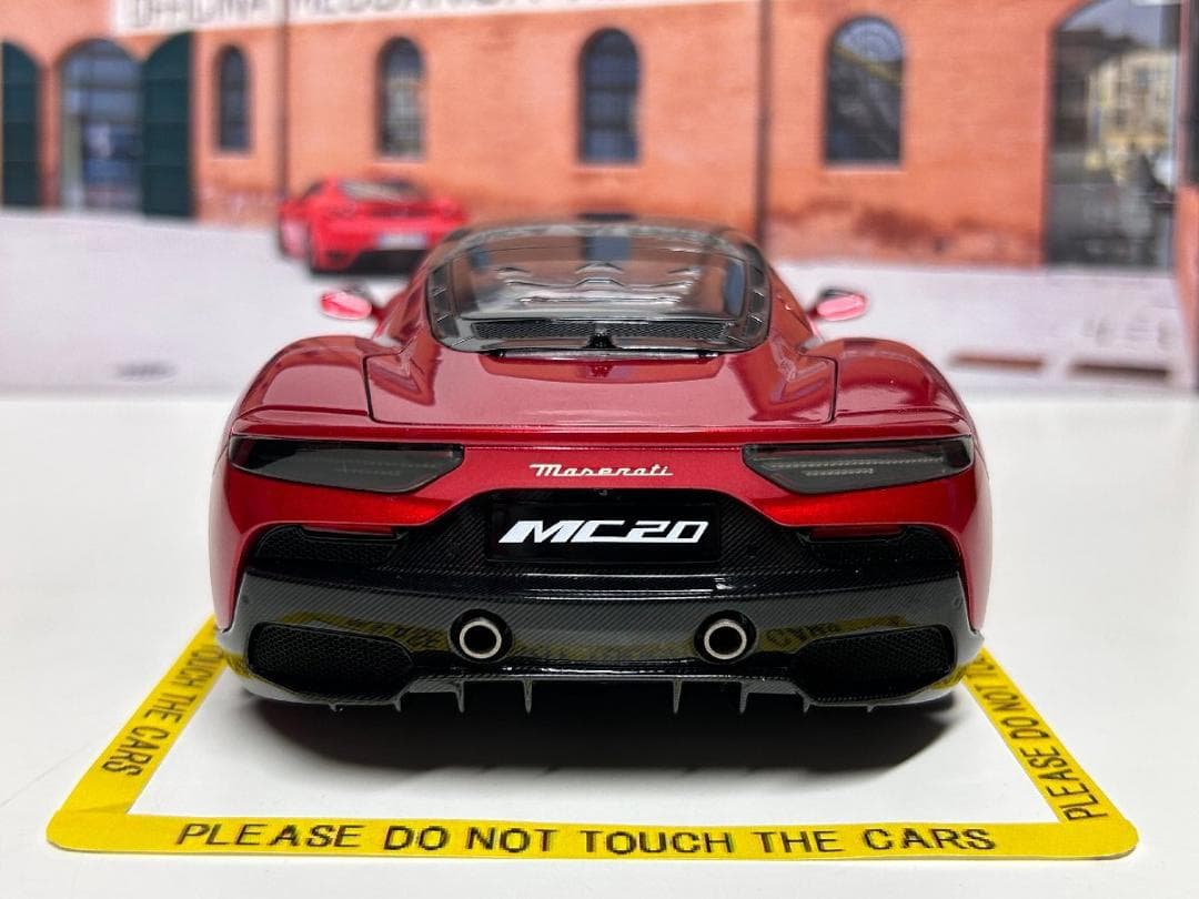 BBR 1 18 MC20 ロッソ ヴィンセント マセラティ HE180051C