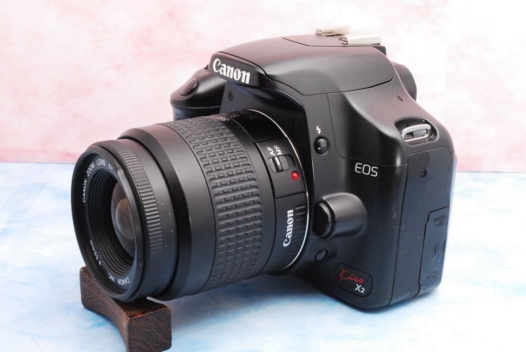 ☆キャノン Kiss X2☆初心者向けセット☆一眼レフカメラ☆バッグ付き