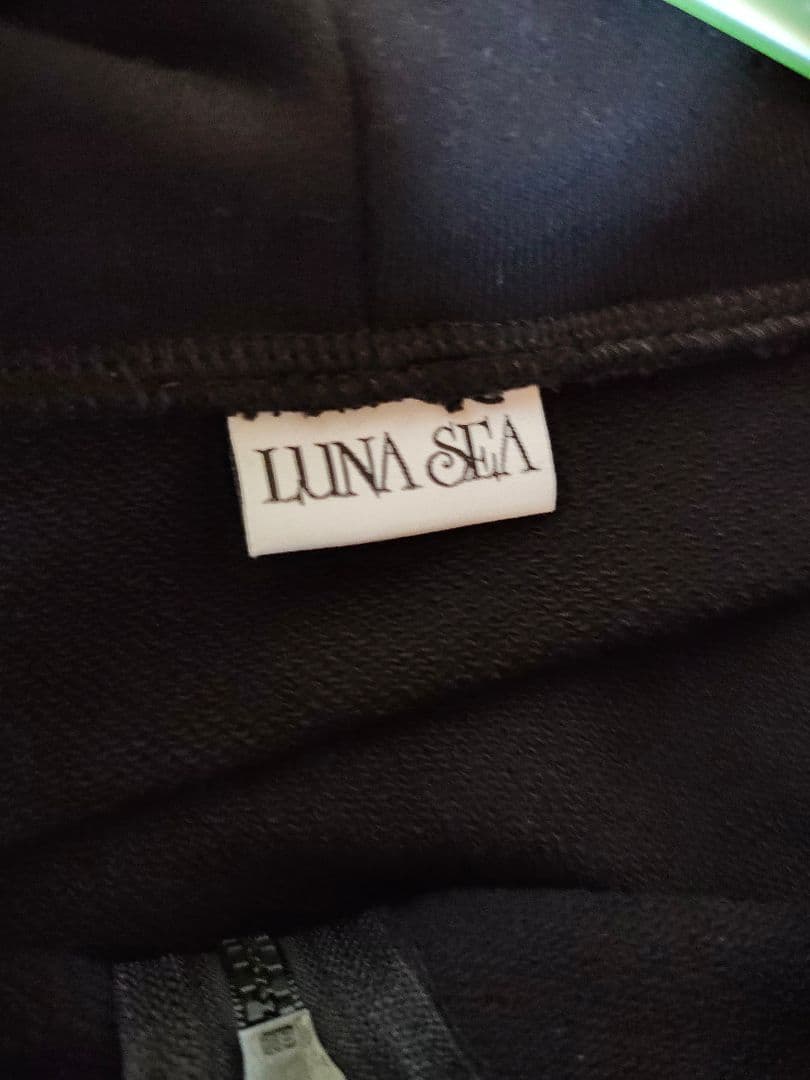 ま*ん様 LUNASEA 黒ジップパーカー